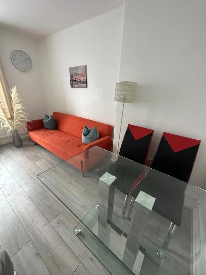 8 Thomas House - Beautiful Spacious Modern Apartment location