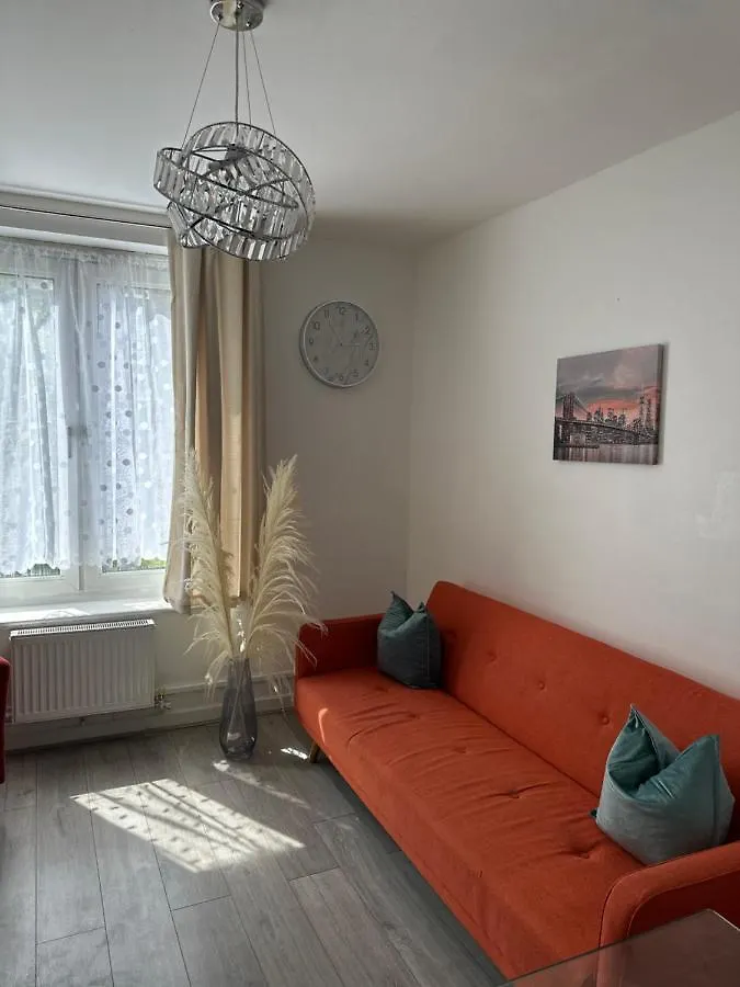 8 Thomas House - Beautiful Spacious Modern Apartment London