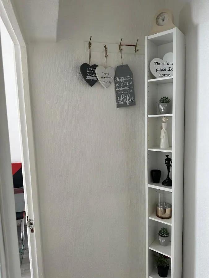 8 Thomas House - Beautiful Spacious Modern Apartment London